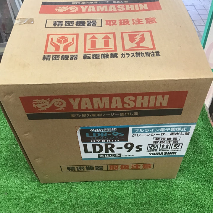 【未使用】山真製鋸(Y'sGOD JAPAN) 電子整準式レーザー墨出し器 LDR-9s【草加店】