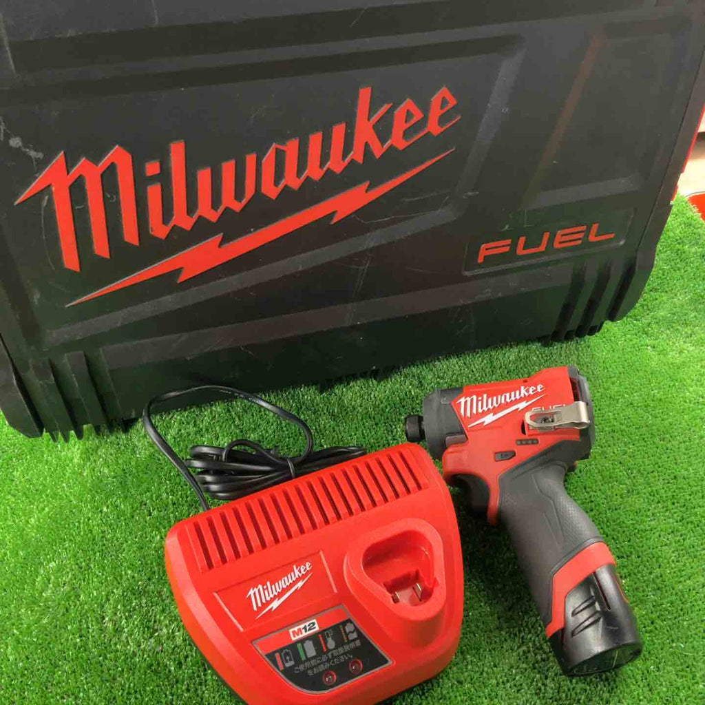 【中古】ミルウォーキー Milwaukee M12FID2-OX インパクトドライバー 12V ケース付き M12 FID2-0X JP M12 FUEL インパクトドライバー(ケース付き) 1個