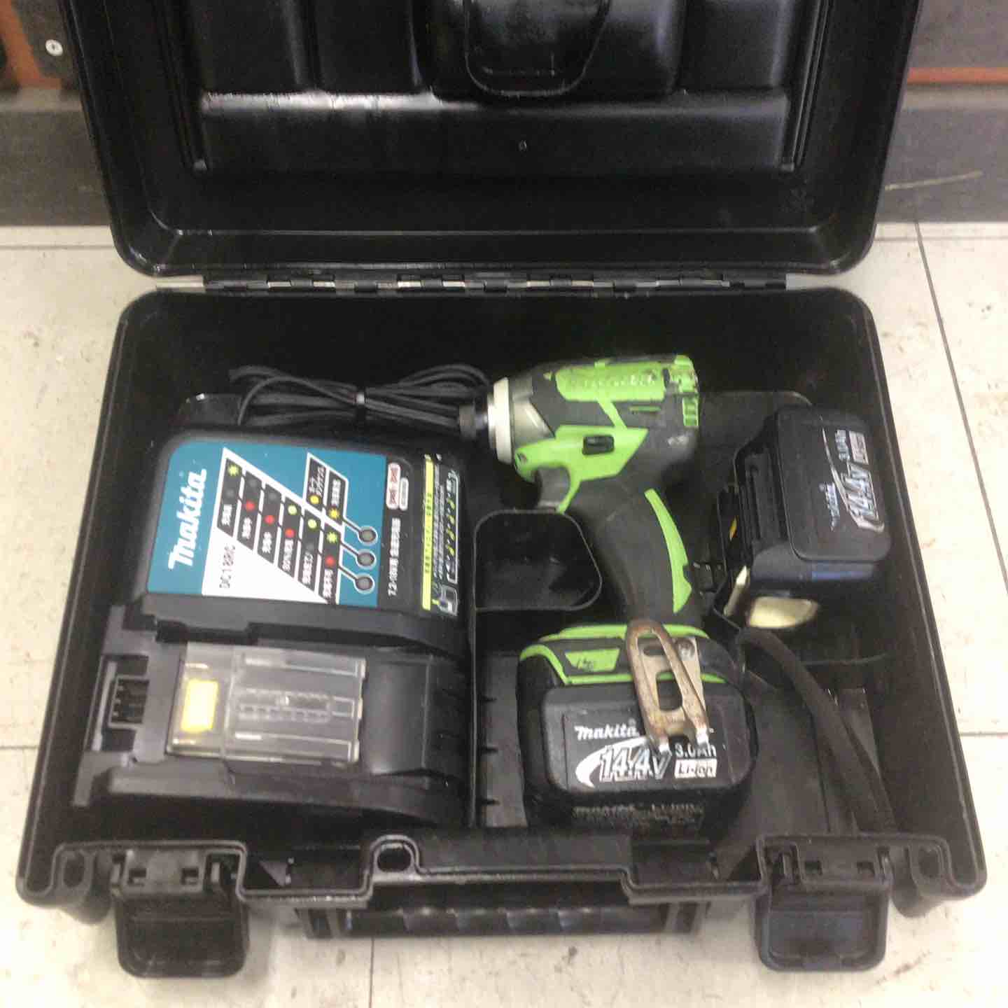 中古品】 マキタ/makita コードレスインパクトドライバー TD137DRFXL