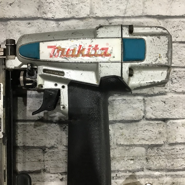 ★マキタ(makita) 常圧フィニッシュネイラ AF502N【川口店】