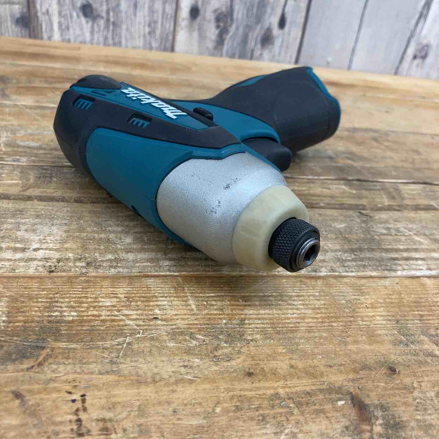 中古品】 マキタ(makita) コードレスインパクトドライバー TD090DWX