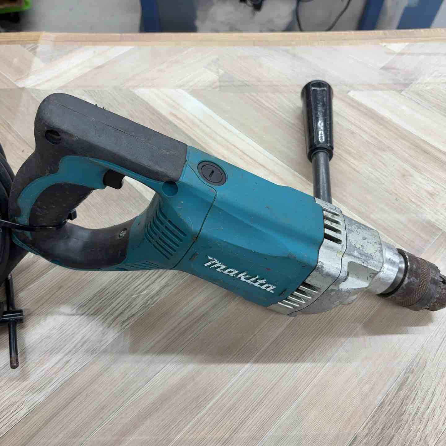 ☆マキタ(makita) 電気ドリル 6305A ブレーキ付【八潮店】 ☆マキタ(makita) 電気ドリル 6305A ブレーキ付【八潮店】 – アクト
