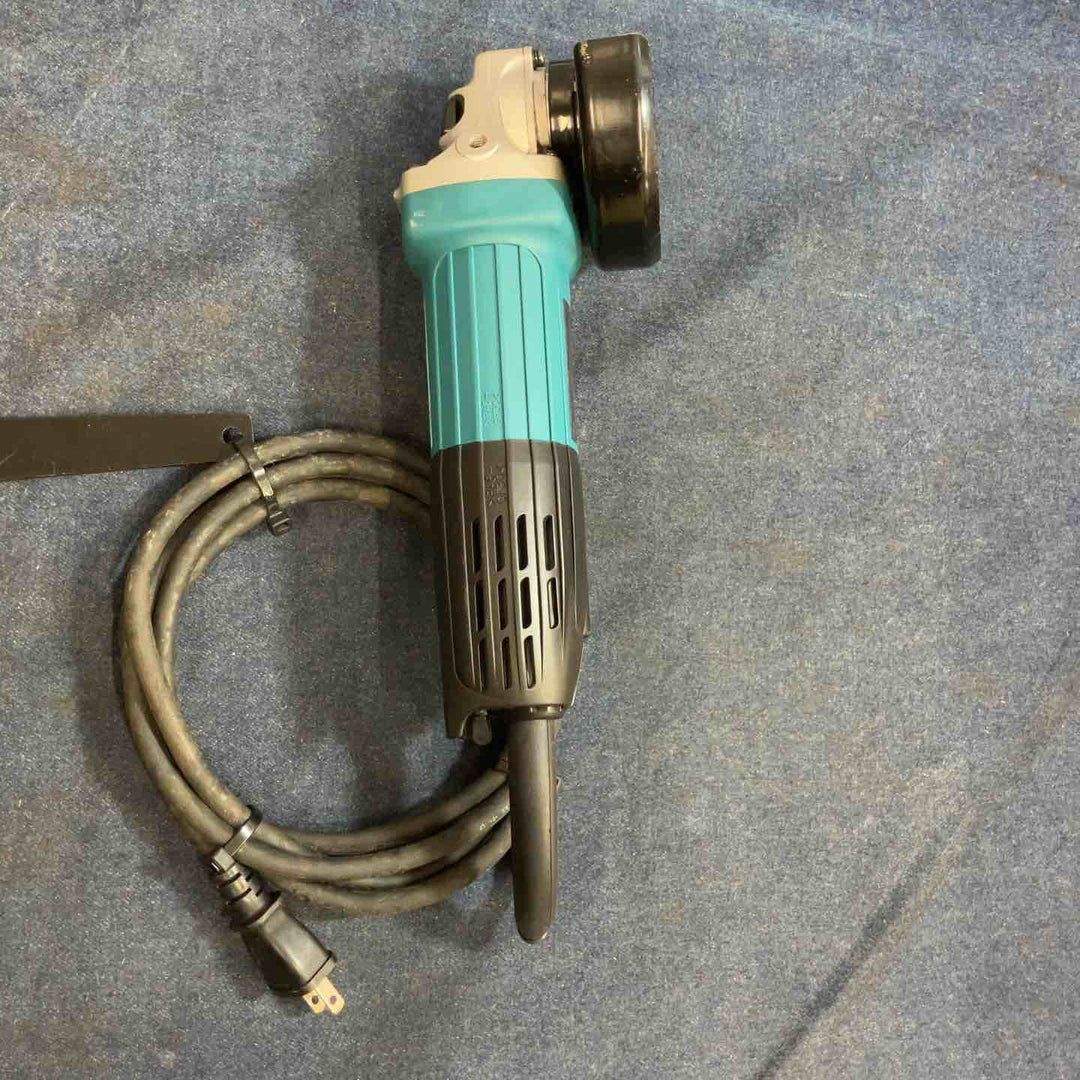 ☆マキタ(makita) 100mmディスクグラインダ GA4032【八潮店】