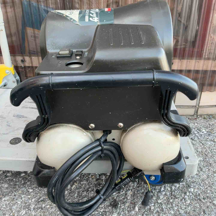 ◇マキタ(makita) 常圧専用エアコンプレッサー AC2211 50Hz【草加店】