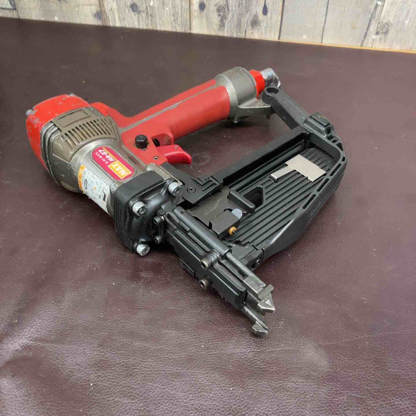 中古品】マックス(MAX) 高圧フロアタッカ HA-57/957Tフロア【東大和店