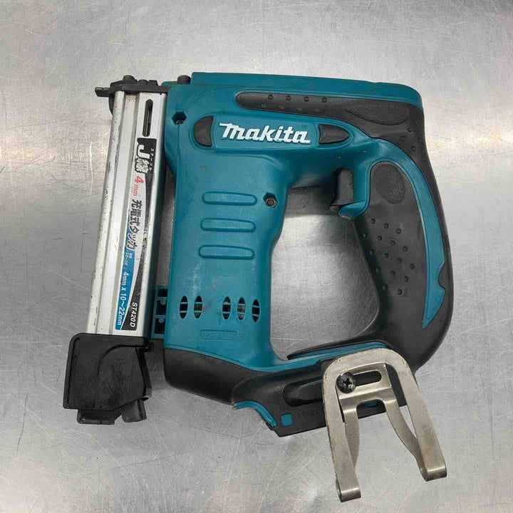 ◇マキタ(makita) コードレスタッカー ST420DZ 本体のみ。14.4V3.0Ahバッテリーのみ使用可【所沢店】