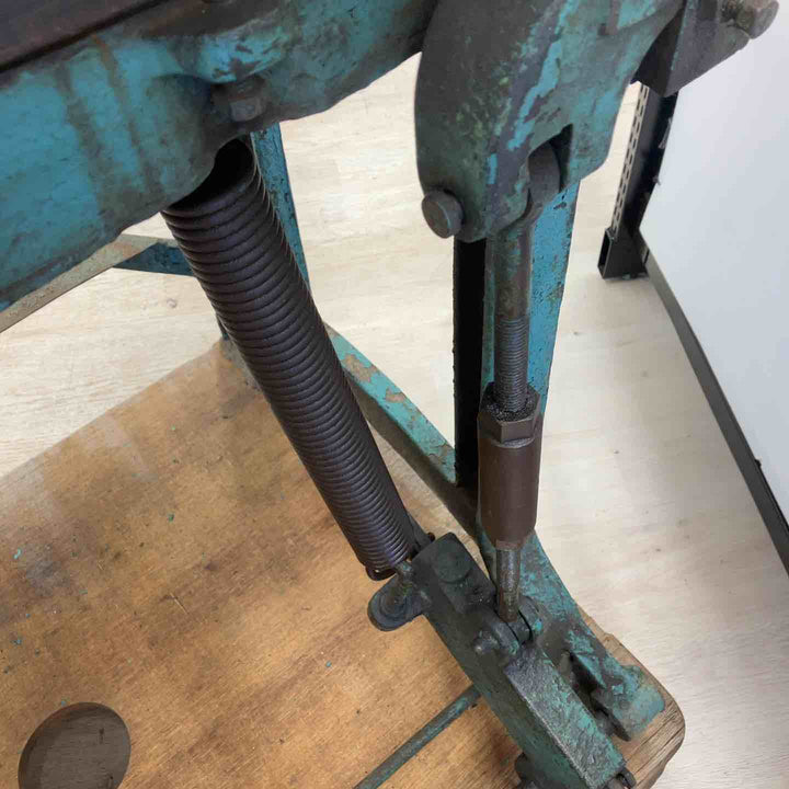 【店頭受取り限定】メーカー不明　足踏み鉄板切断機【川越店】