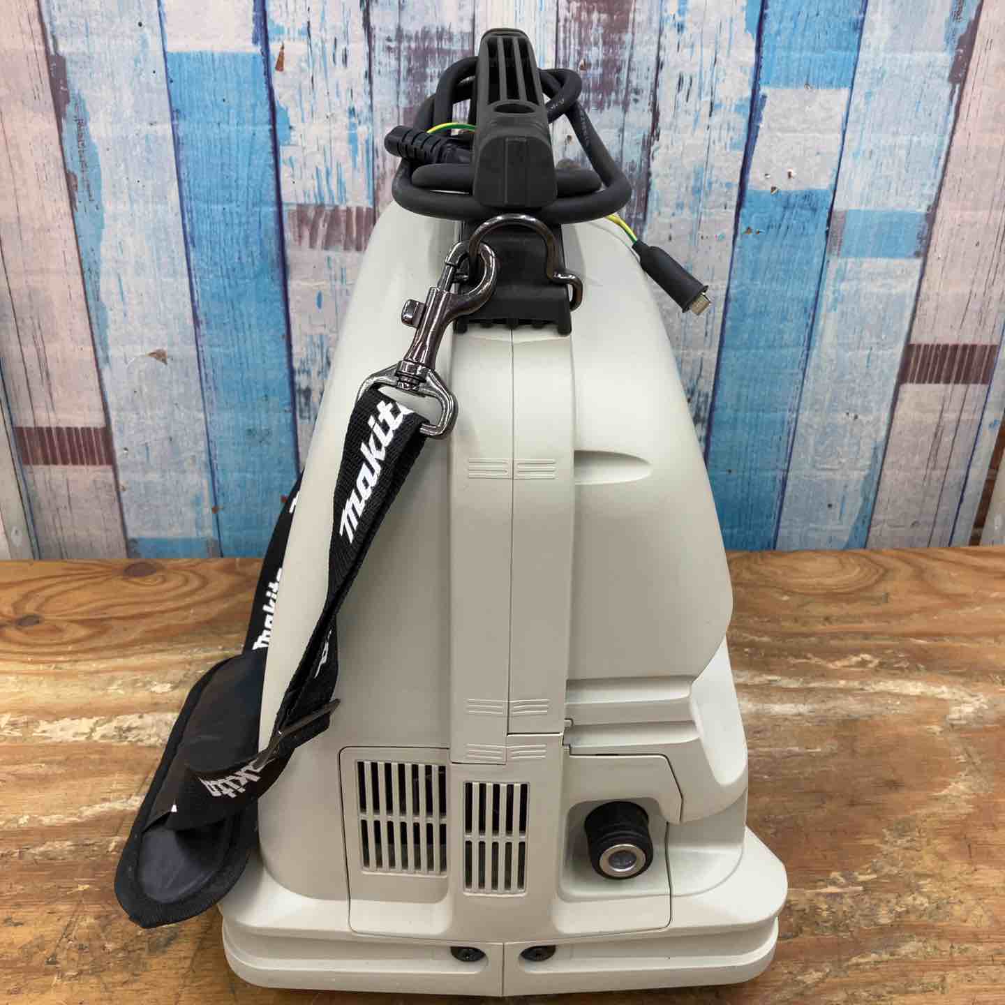 ●Makita マキタ AC700 常圧エアコンプレッサ 一般圧 5L ジャンク【10393242】 マキタのコンプレッサー徹底解説 | 人気のac700ほか評判・評価をご紹介