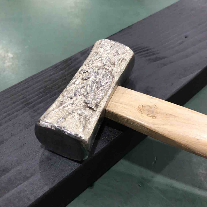 大文字 玄翁 龍虎彫り 100匁 柿黒柄 【川口店】