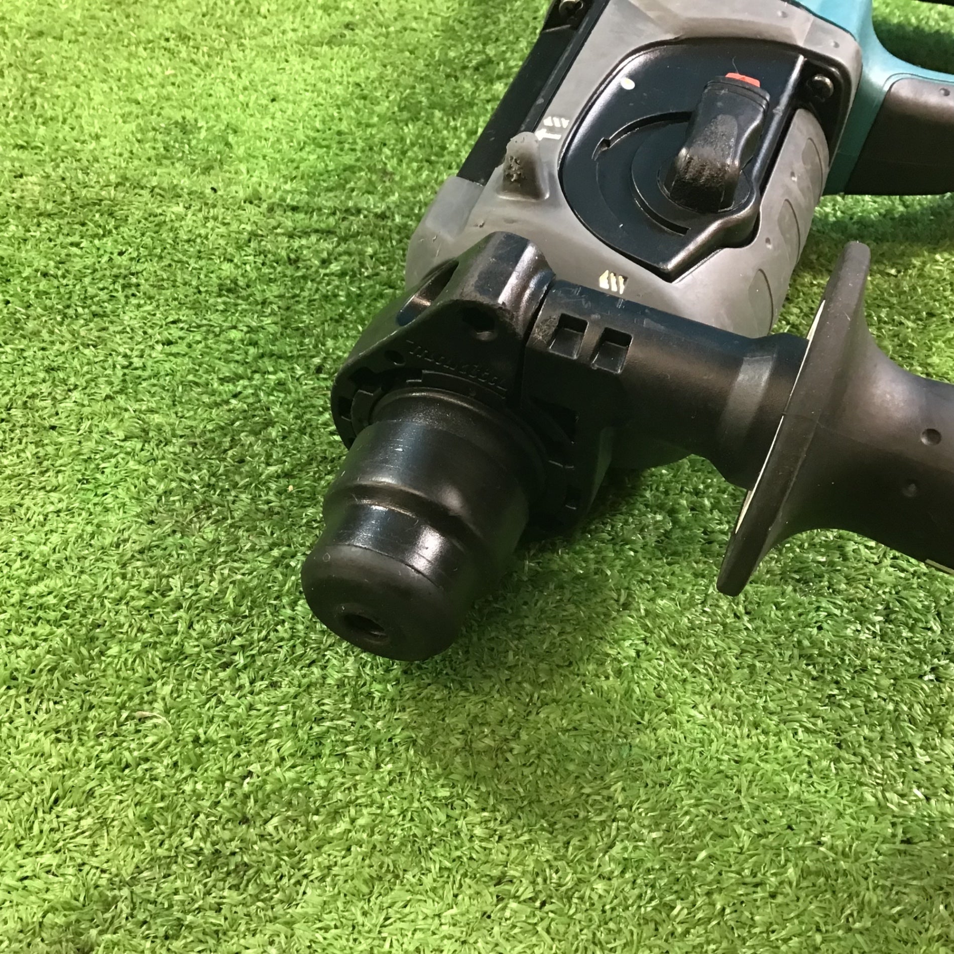 〇マキタ(makita) コードレスハンマドリル HR202DRGX【岩槻店