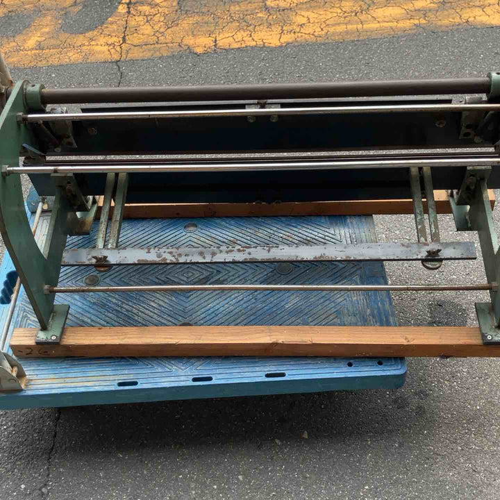 【中古品・店頭受取り限定】▼手動式 板金折曲機 鈑金折り曲げ機 刃渡り約1095ｍｍ メーカー不明 建築鈑金 板金加工 【桶川店】