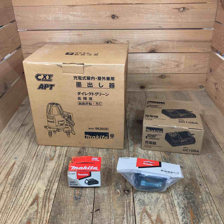 ★マキタ(makita) 10.8Vグリーンレーザー墨出し器 SK20GD 標準付属完備[※備考欄]、充電器DC10SA、10.8V2.0AhバッテリーBL1020B、単三電池パック付【所沢店】