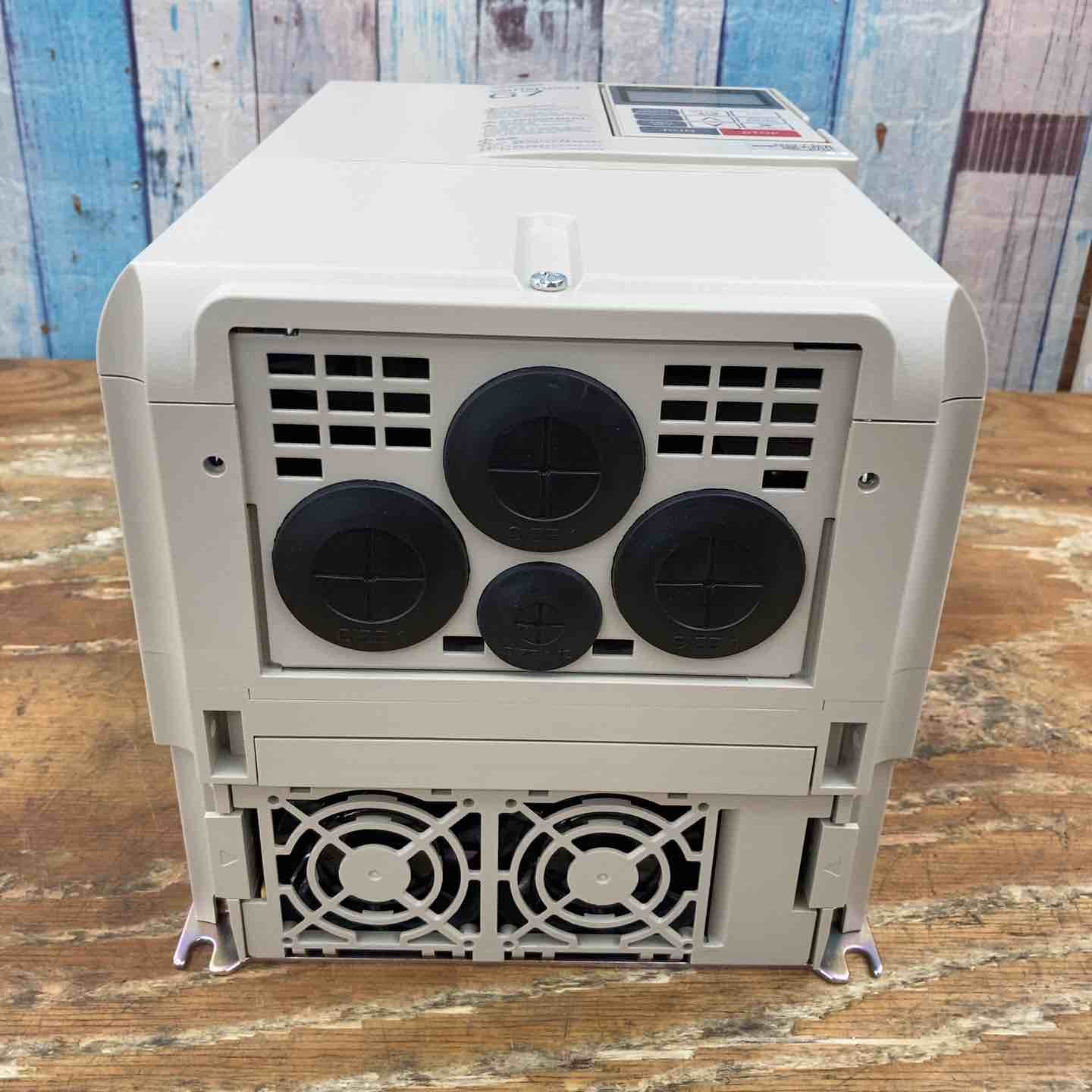 ▽YASKAWA 安川電機 Varispeed G7 CIMR-G7A25P5 インバータ 2024年製