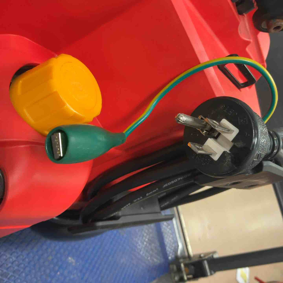 ★マックス(MAX) 高圧常圧兼用エアコンプレッサ AK-HL1301E【草加店】