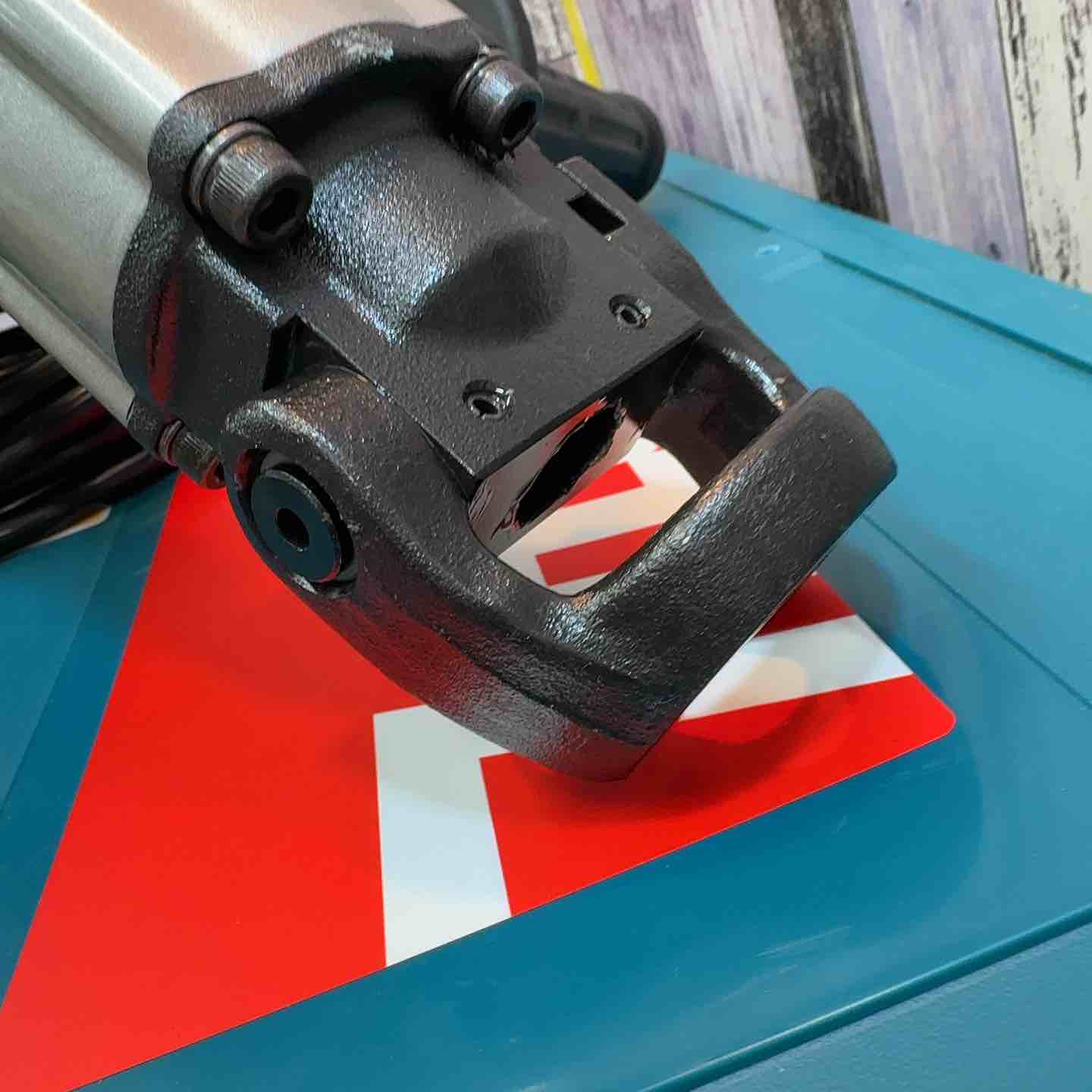 千円引済送料込美品HH08スティック&ハンディ17分30秒稼働 MAXモードOK ☆マキタ(makita) 電動ハンマ HM0830【八潮店】 – アクトツール