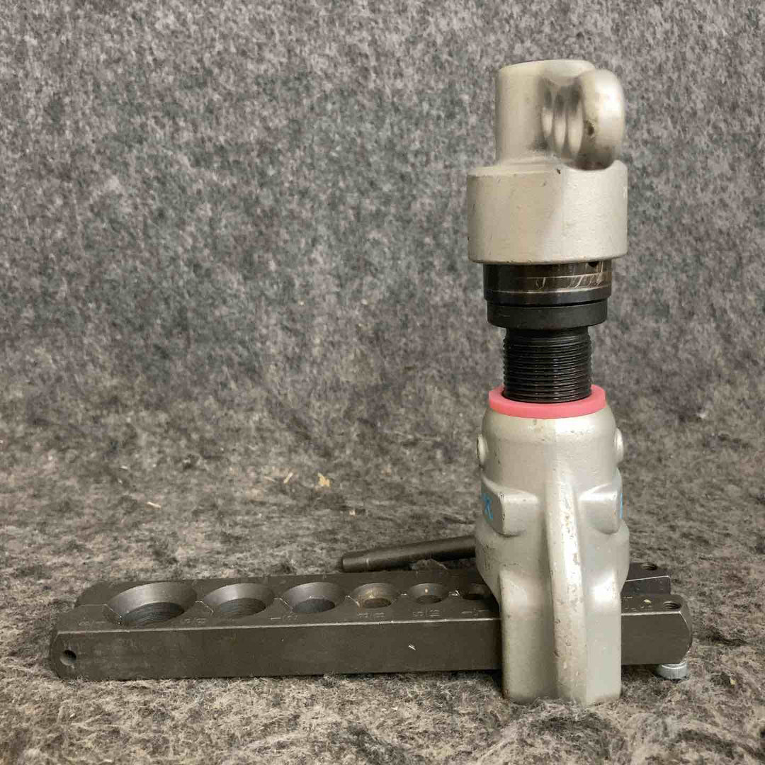 【中古品】 文化貿易工業(BBK) クイックハンドル ラチェット式 フレアツール 900-FN 【鴻巣店】