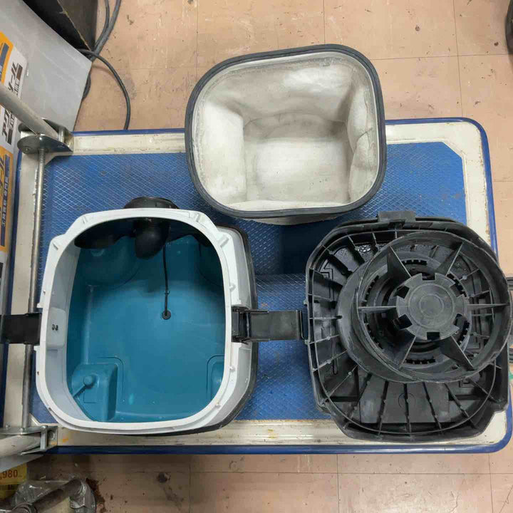 【店頭受取り限定】★マキタ(makita) 集じん機 乾湿両用 483(P)【草加店】