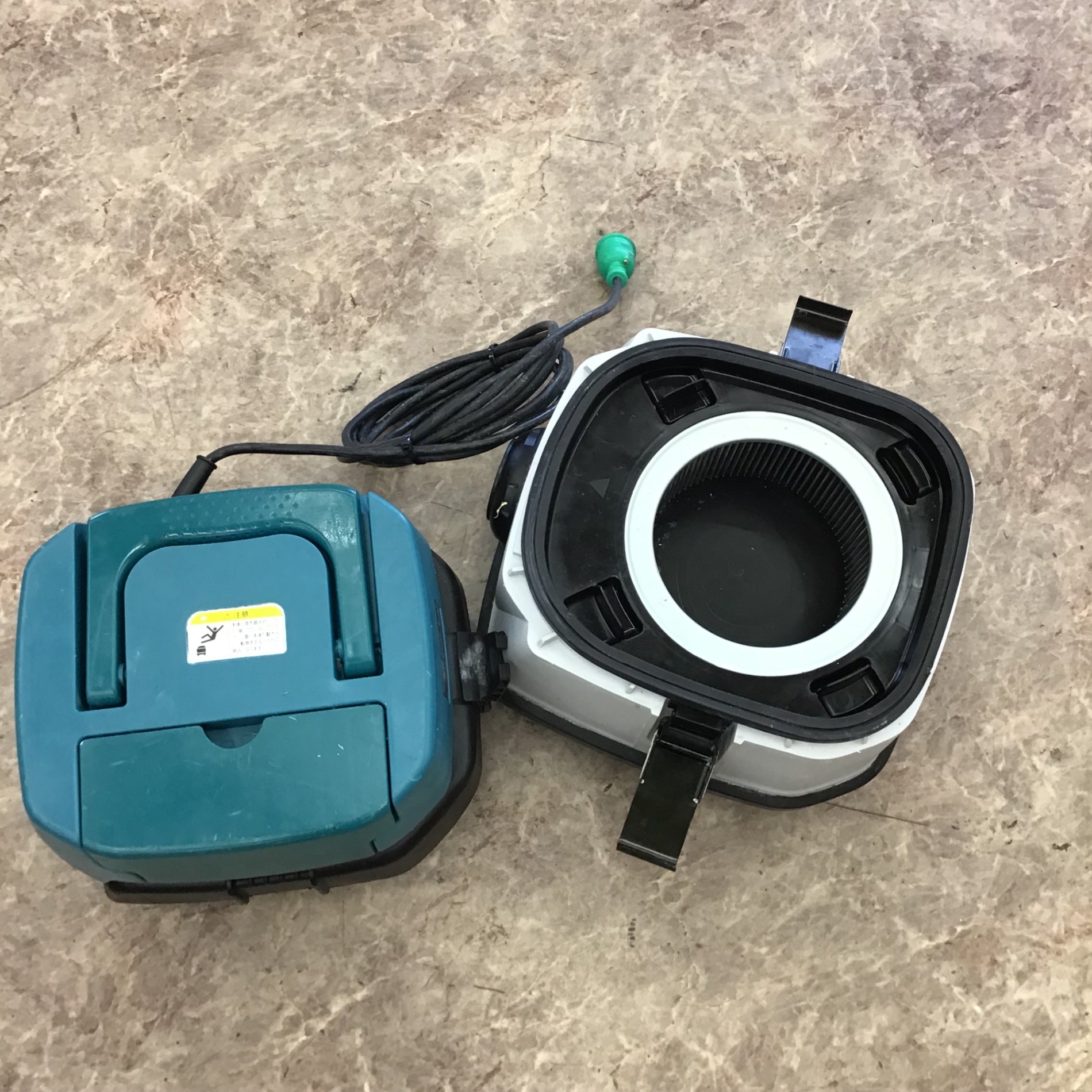 決算セール大特価！ マキタ makita 484 集じん機 セール価格10月10日まで【リライズ野田愛宕店】【店頭取引限定】【中古】【管理番号： IT4JI423Z8K8】 - その他