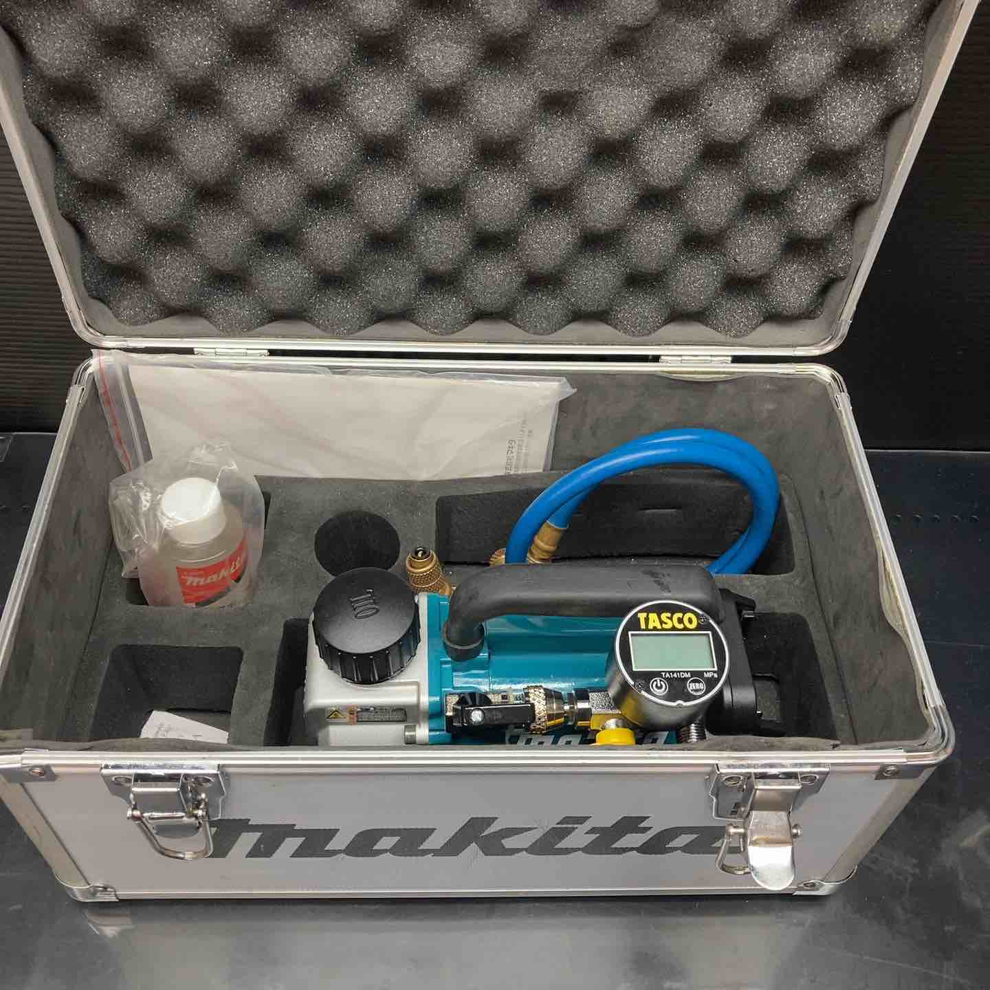 ☆マキタ(makita) コードレス真空ポンプ VP180DZ【川越店】 – アクト