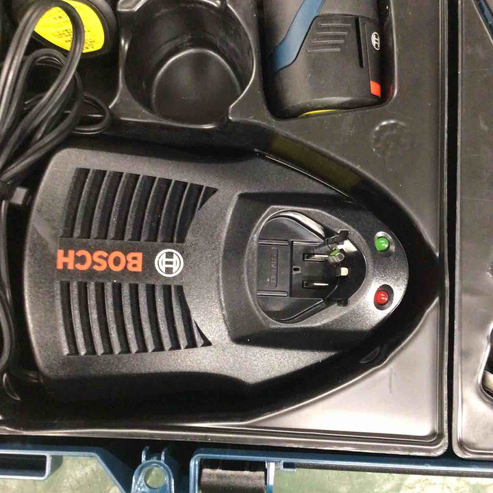 【039】【102】ボッシュ(BOSCH) コードレスセーバーソー GSA10.8V-LI + インパクトドライバー GDR10.8-LI + バッテリー4個 + 充電器セット【戸田店】