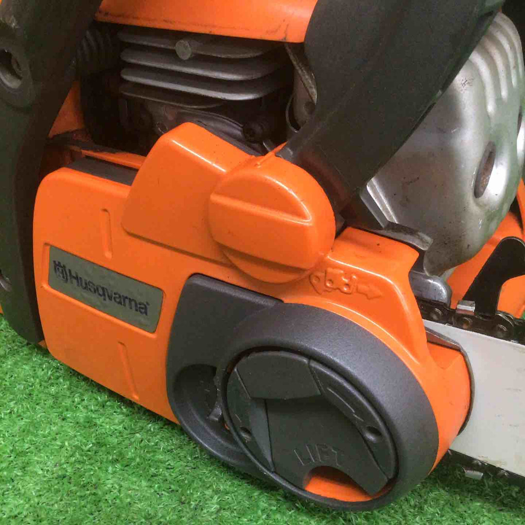 【中古品 / 店頭受取り限定】 ハスクバーナ/Husqvarna エンジンチェーンソー 135e 【鴻巣店】