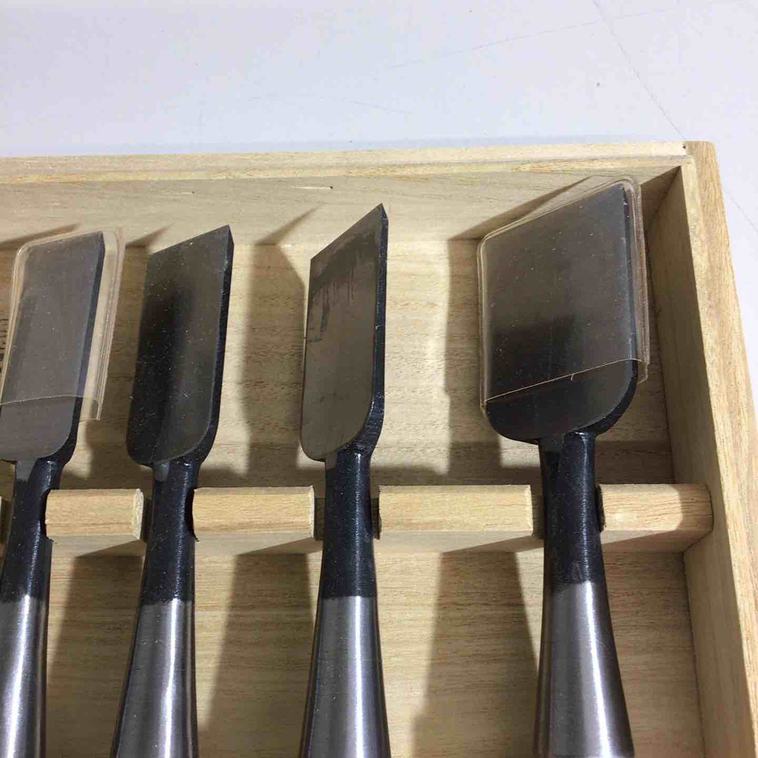 新光弘 追入のみ10本組(ヤスキ鋼)赤樫柄 木箱入▼鑿・鉋・大工道具 他 のみ ノミ【戸田店】