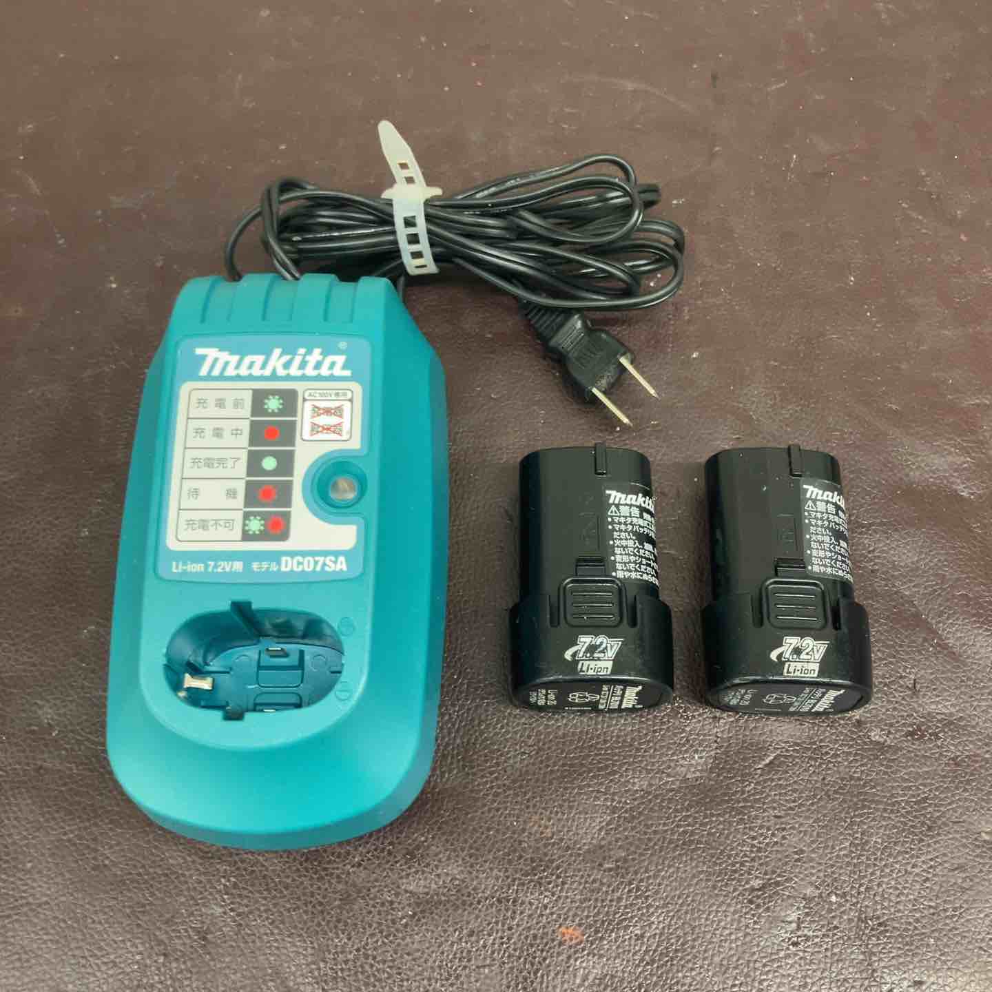 中古品】 マキタ(makita) 充電式ペンインパクトドライバ TD021DS