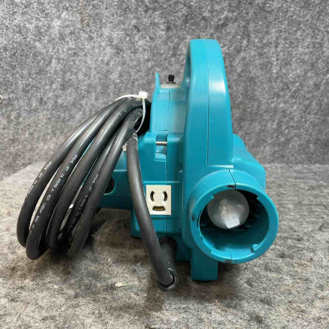 【集塵袋、ホース付】マキタ(makita) 小型集じん機 乾式 450(P)【桶川店】