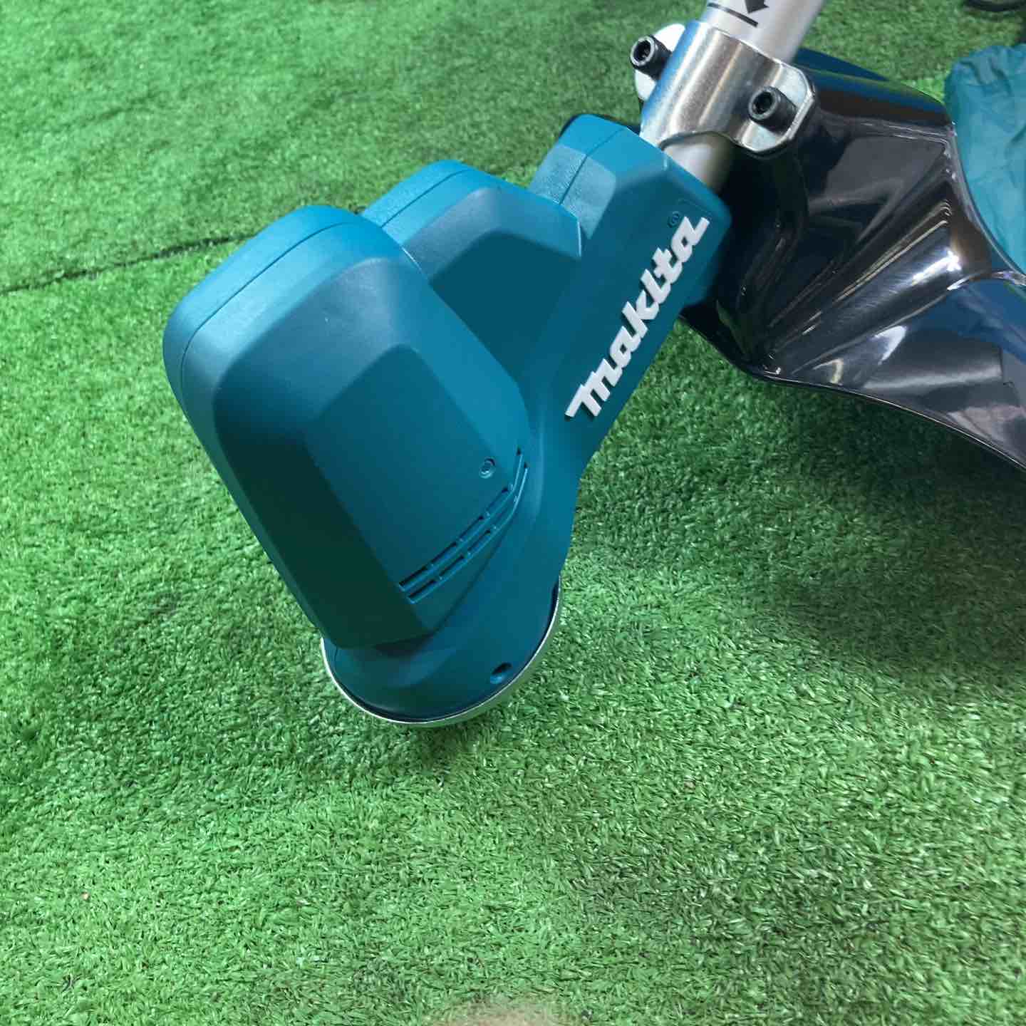 中古美品】◇マキタ 充電式草刈機 MUR191UDZ 本体のみ【岩槻店