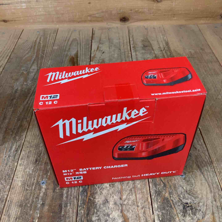 未使用 ミルウォーキー(milwaukee) 充電式インパクトドライバー M12 FQID-0 12Vバッテリー2個[4.0Ah(M12B4)、6.0Ah (M12B6)] 充電器 C12C セット【所沢店】