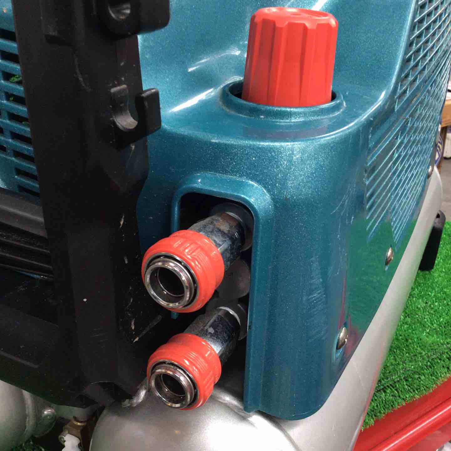 マキタ makita AC500XL コンプレッサー 未使用 店頭展示品 【ハンズクラフト宜野湾店】 Amazon | マキタ(Makita) エアコンプレッサ（青） AC500XL | エア