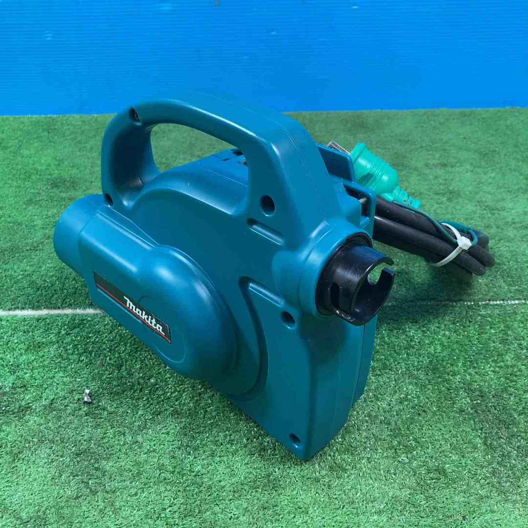 ★マキタ(makita) 小型集じん機 乾式 450(P) 代用ケース、延長ケーブル2本付き！【岩槻店】