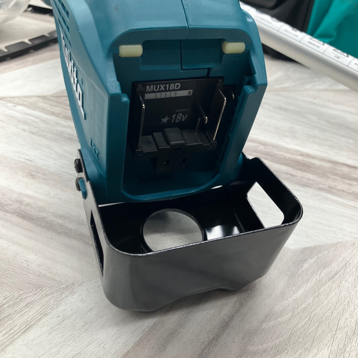 〇マキタ(Makita) 充電式スプリット草刈機 18V6Ah 刈払アタッチメント・バッテリ・充電器・ツールバッグ付 MUX18DRGM【越谷店】