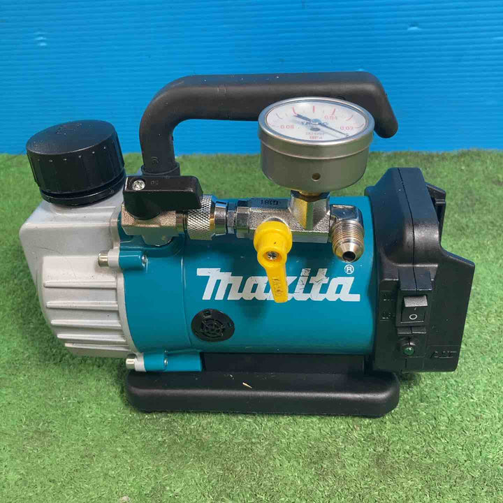 ★マキタ(makita) コードレス真空ポンプ VP180DZ 18V5.0Ahバッテリ・真空ゲージ・アルミケース付【岩槻店】