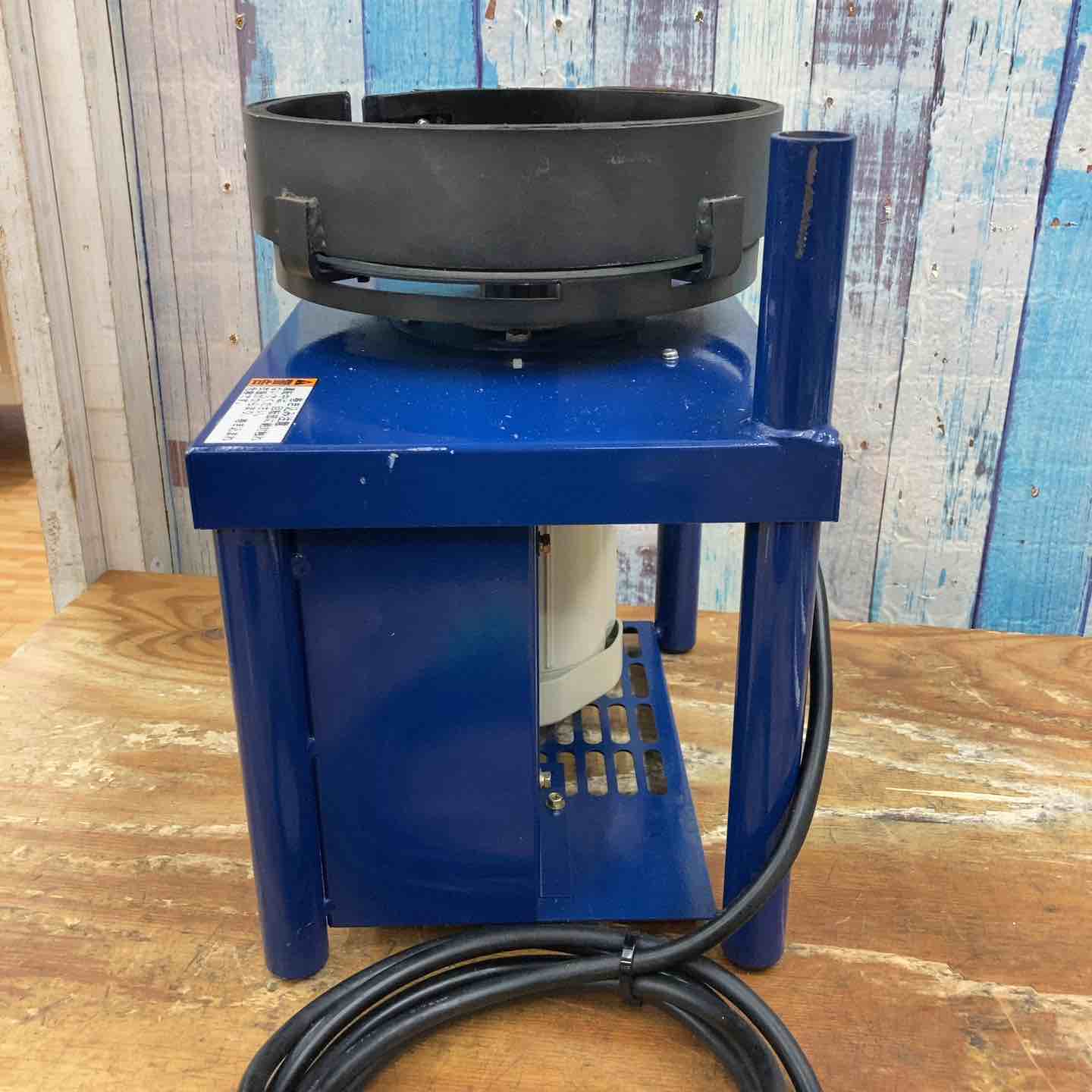 商品名:☆中古品☆SEIWA 精和産業 100V かくはん君 KK-6N パドル2本(4L 6L)付 コーキング用 シーリング材専用 攪拌機 撹拌機 ミキサー 100905 楽天市場】かくはん君 KK-6N 4L・6Lパドル付き SEIWA 精和産業株式会社