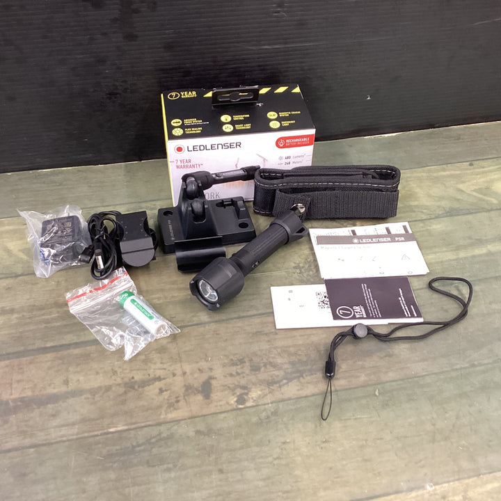 【中古美品】Ledlenser(レッドレンザー) LED懐中電灯 P5R 日常/作業用/小型軽量 【明るさ約420ルーメン】 【最長7年保証】 充電式 [日本正規品] 500897【東大和店】