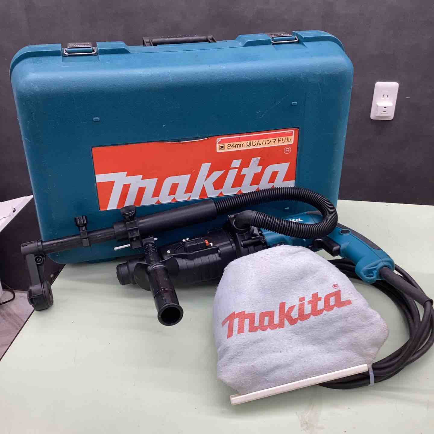 マキタ makita HR2432 集じんハンマードリル【リライズ野田愛宕店】【店頭取引限定】【中古】ITIC8LYXT51C マキタ makita HR2432 集じんハンマードリル【リライズ野田愛宕店
