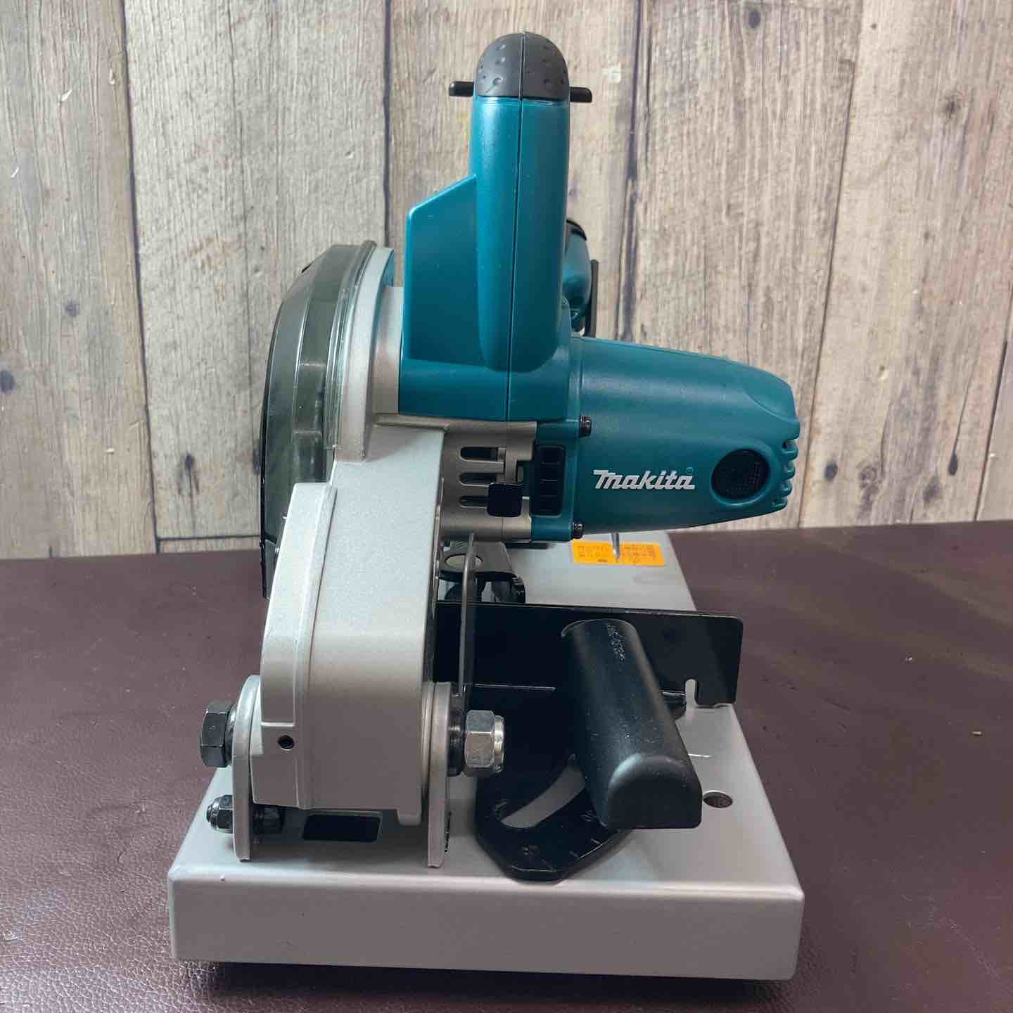 中古品】 マキタ(makita) 125mmコードレスチップソー切断機 LC540DZ 中古品】 マキタ(makita) 125mmコードレスチップソー切断機 LC540DZ