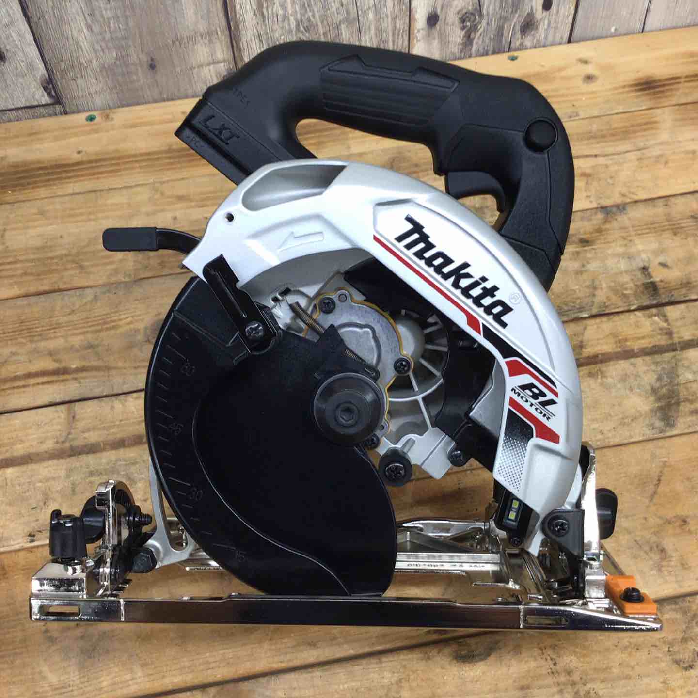 ★マキタ(makita) コードレス丸のこ HS631DGXSB 未使用品マキタ&frasl;makita コードレス丸のこ HS631DGXSB鴻巣店