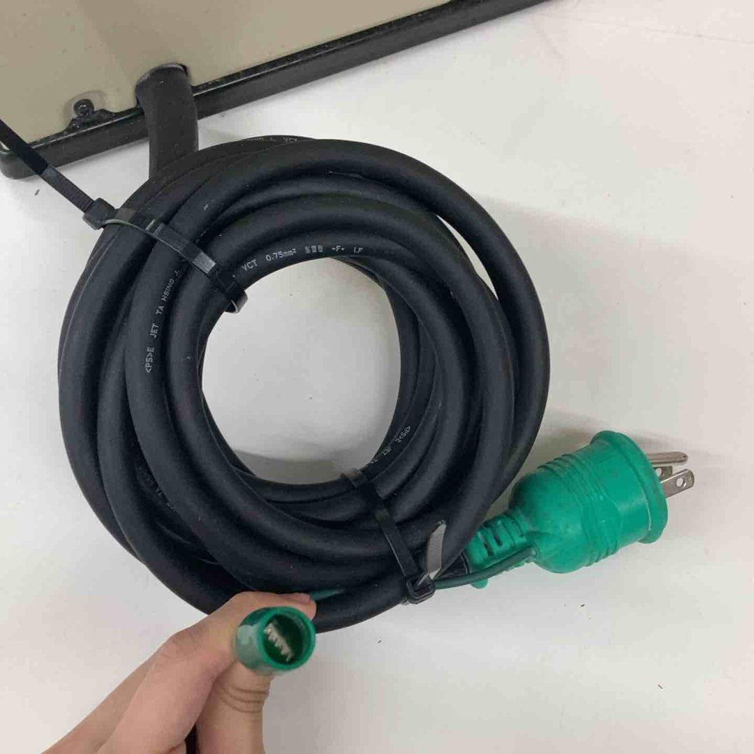 ☆マキタ(makita) 集じん機 411(P) 簡易清掃済み 粉じん用  本体+ホース+集じん袋【戸田店】