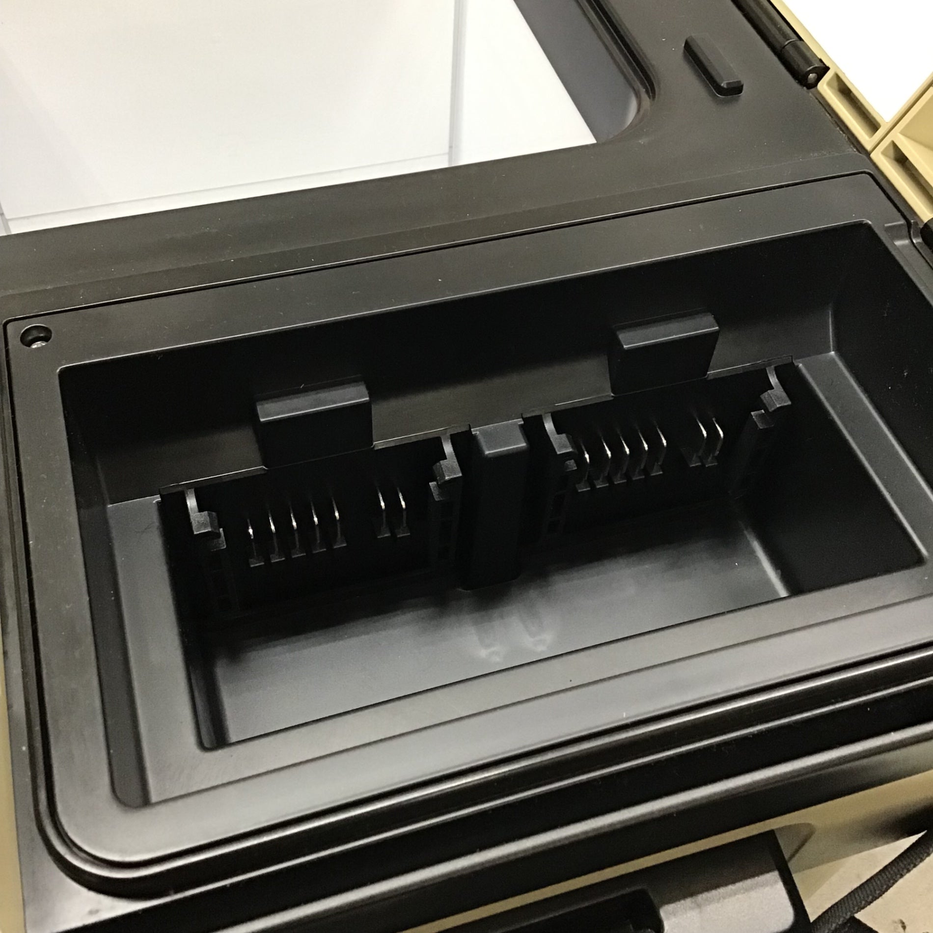 中古品】 ハイコーキ/HIKOKI ※旧:日立工機 コードレス冷温庫 UL18DBA