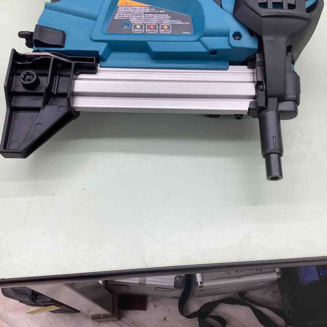 ★マキタ(makita) コードレスコンクリート用ガスピン打ち機 GN420C【越谷店】