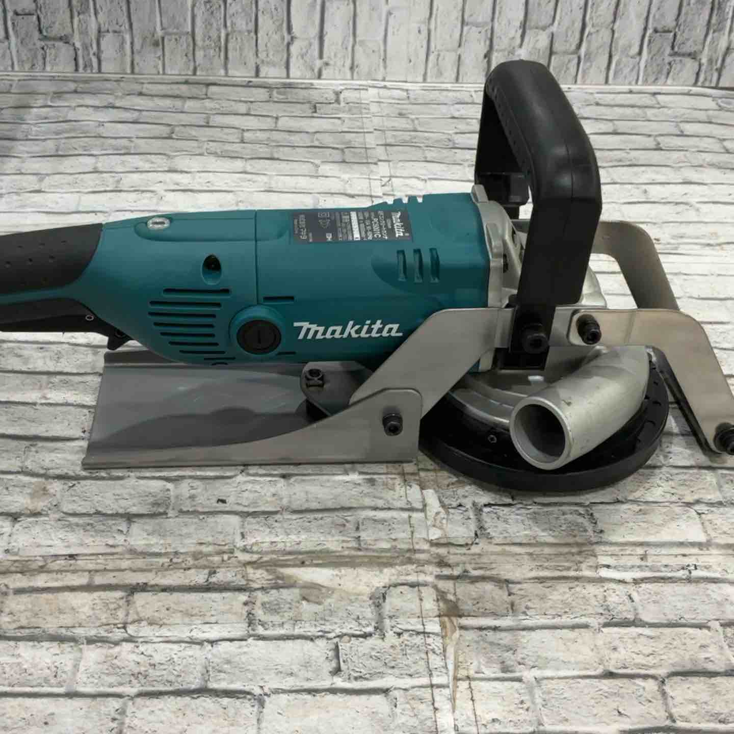 ☆マキタ(makita) 125mm電子コンクリートカンナ PC5001C【川口店