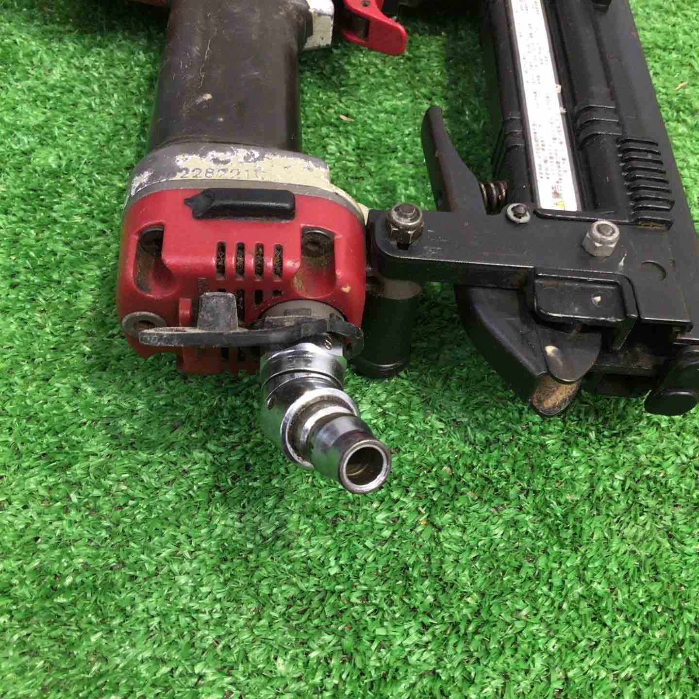 【中古】マックス MAX TA-238F2(D)/4MAフロア エアネイラ  常圧 ケース付き マックス(MAX) 常圧フロアタッカ TA-238F2(D)/4MAフロア【町田店
