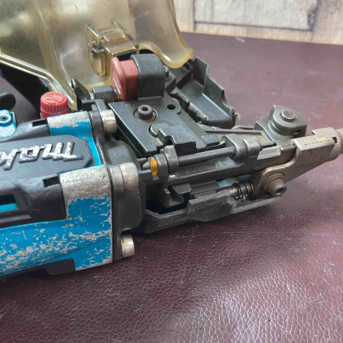 中古品】マキタ(makita) 高圧エア釘打ち機 AN636HM【東大和店