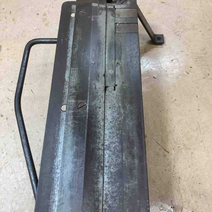 【中古品／店頭受取り限定】　メーカー・型式不明 アングルバッタ 1000㎜ 盛光？板金 折曲機 手動式 アングルバッタ ベンダー メタルベンダー ハゼ折り 折り曲げ機 【東大和店】