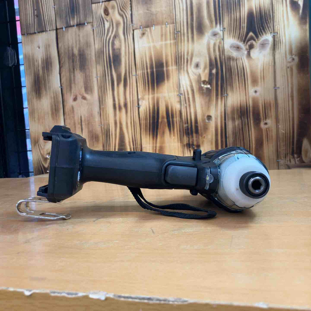 ★マキタ(makita) コードレスインパクトドライバー TD111DSHXB バッテリー二個 充電器付き【越谷店】