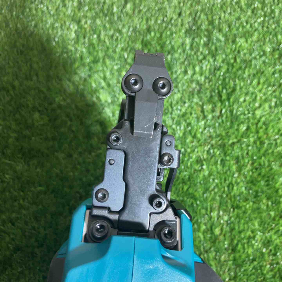 ★マキタ(makita) 40Vmax コードレスフロアタッカ ST003GZ 本体のみ【戸田店】