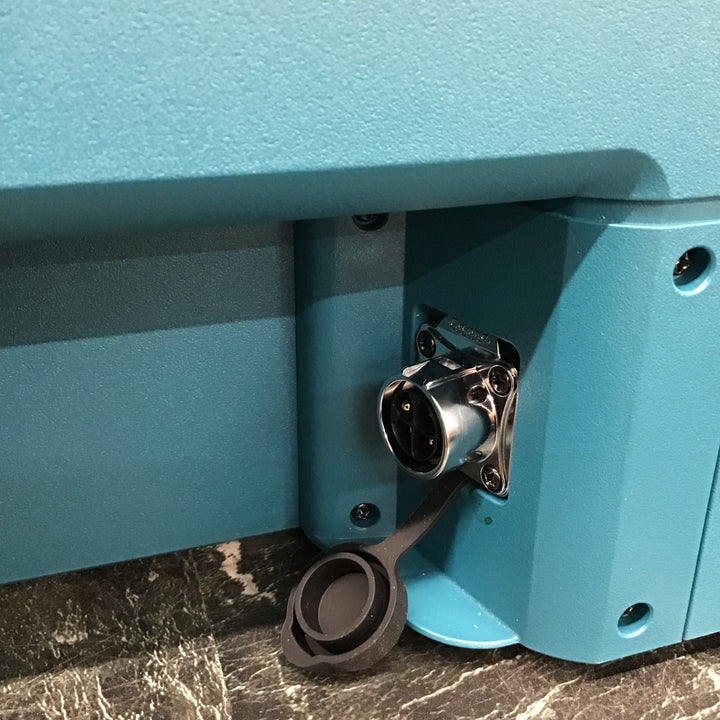 ★マキタ(makita) 多口充電器 BCC01【八潮店】