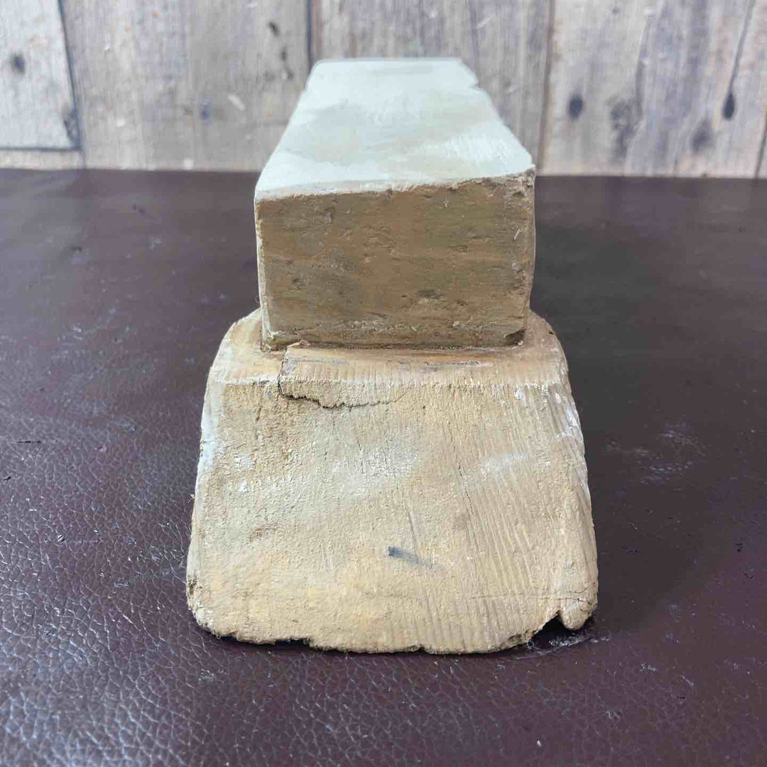 【中古品】天然砥石 産地不明 重量：台座含め1.9Kg 総本山？ 沼田？ 【東大和店】